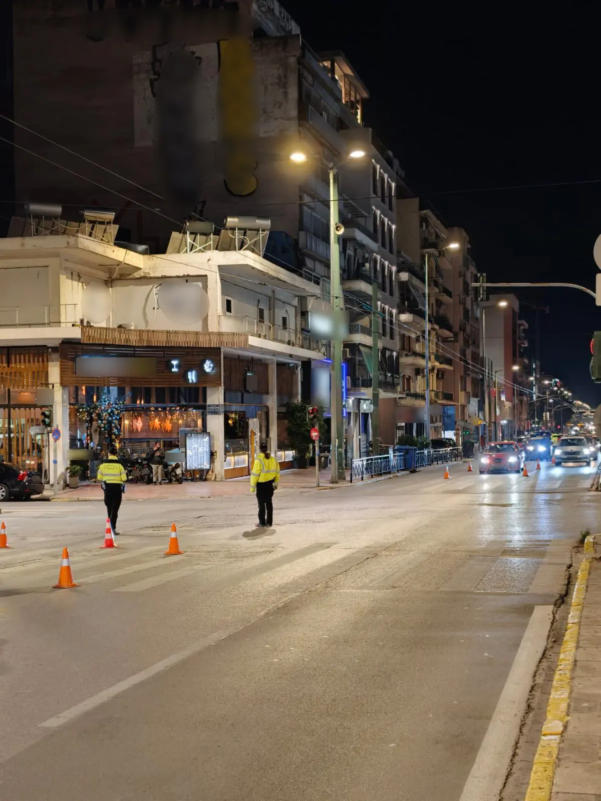 Περισσότεροι από 42.800 έλεγχοι πραγματοποιήθηκαν με σκοπό τον έλεγχο της εφαρμογής του Νέου Κώδικα Οδικής Κυκλοφορίας σε οδικούς άξονες της Αττικής (video)