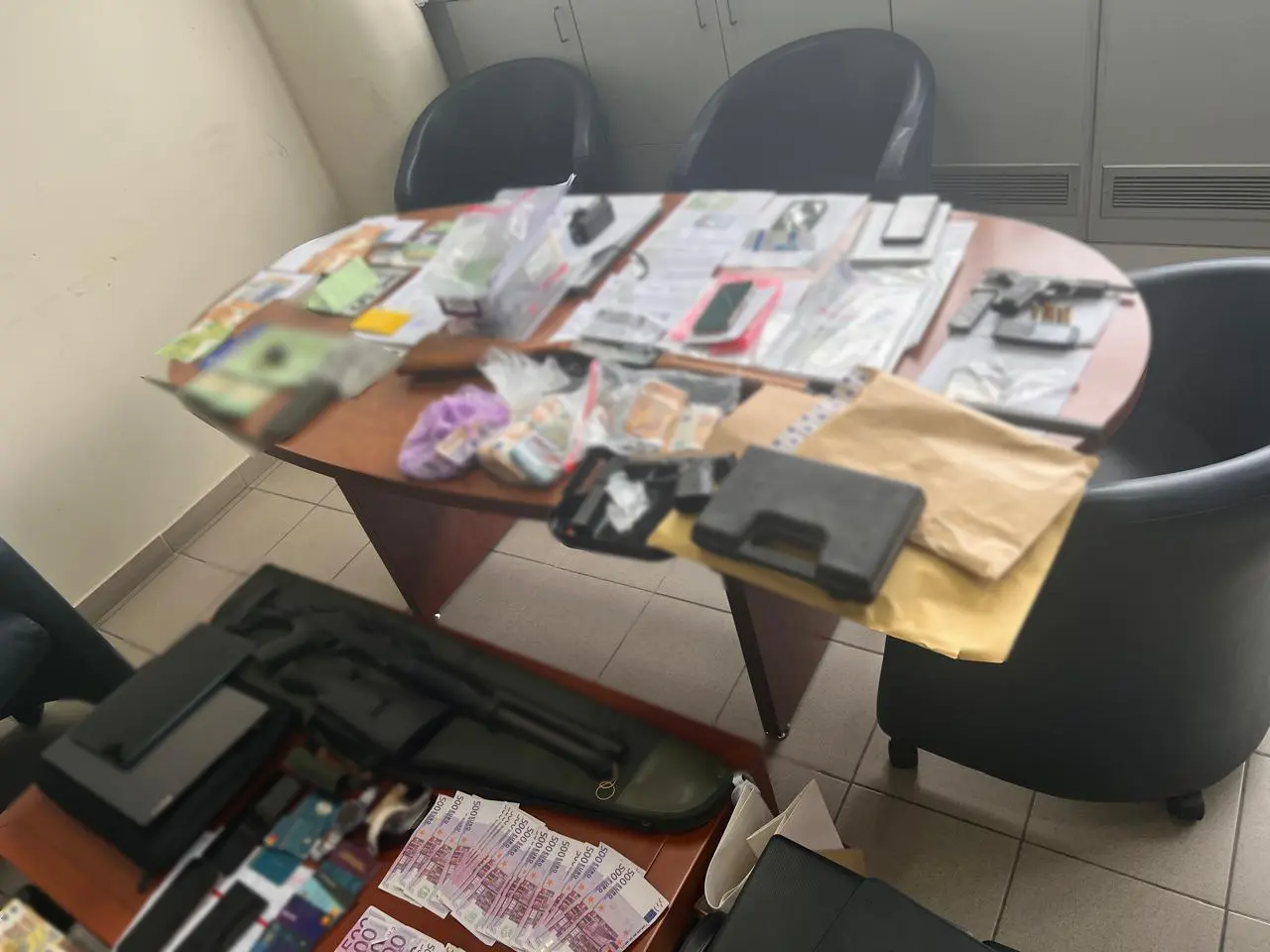 Η ανακοίνωση της Αστυνομίας για το κύκλωμα εμπορίας ανθρώπων στην Κρήτη – 21 συλλήψεις , 5 εκατ. ευρώ τα κέρδη