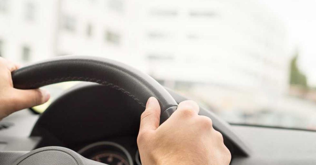 Τι αλλάζει στις εξετάσεις για το δίπλωμα οδήγησης – Κάμερες στο όχημα και τέλος στα «δώρα»