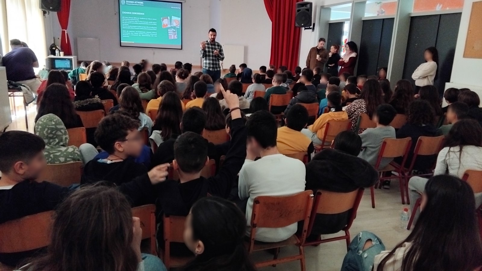 Ενημερωτική επίσκεψη στο 52ο Δημοτικό Σχολείο Ηρακλείου, με θέμα την πρόληψη και αντιμετώπιση του σχολικού εκφοβισμού