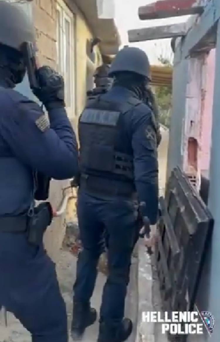 Ειδικές αστυνομικές επιχειρήσεις της Δ/νσης  Αστυνομίας Βορειοανατολικής Αττικής/Γ.Α.Δ.Α. σε οικισμούς της Παιανίας και των Σπάτων  – Σύλληψη 16 ατόμων (video)