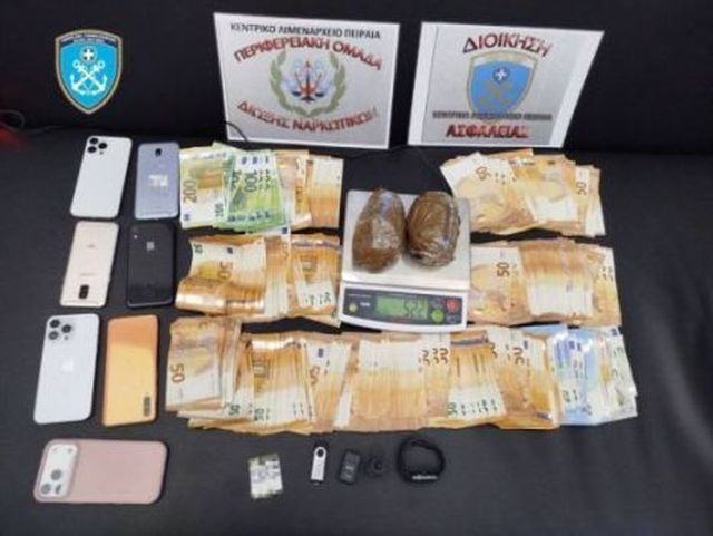 21χρονη είχε ναρκωτικά στις αποσκευές της – Εντοπίστηκε από τον σκύλο ανίχνευσης ουσιών Κ9 Λ.Σ.-ΕΛ.ΑΚΤ “ΜΠΡΑΤ”
