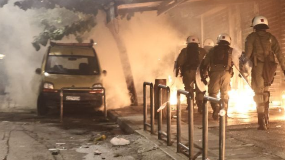 Επεισόδια στα Εξάρχεια – 114 προσαγωγές