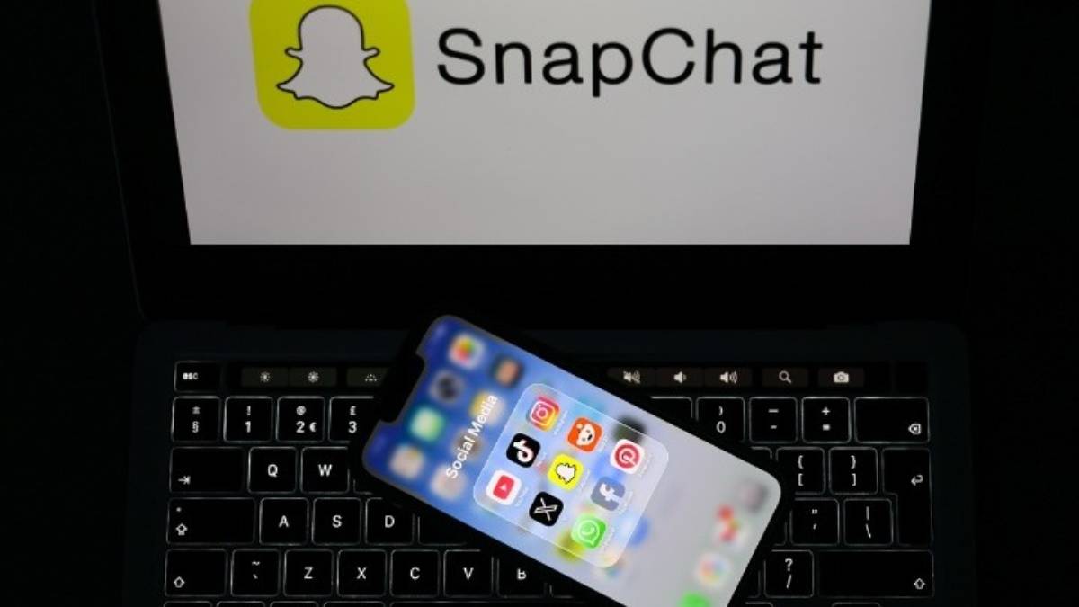 Προστασία ανηλίκων: Στο μικροσκόπιο της Κομισιόν το Snapchat, το Pornhub και άλλες πλατφόρμες