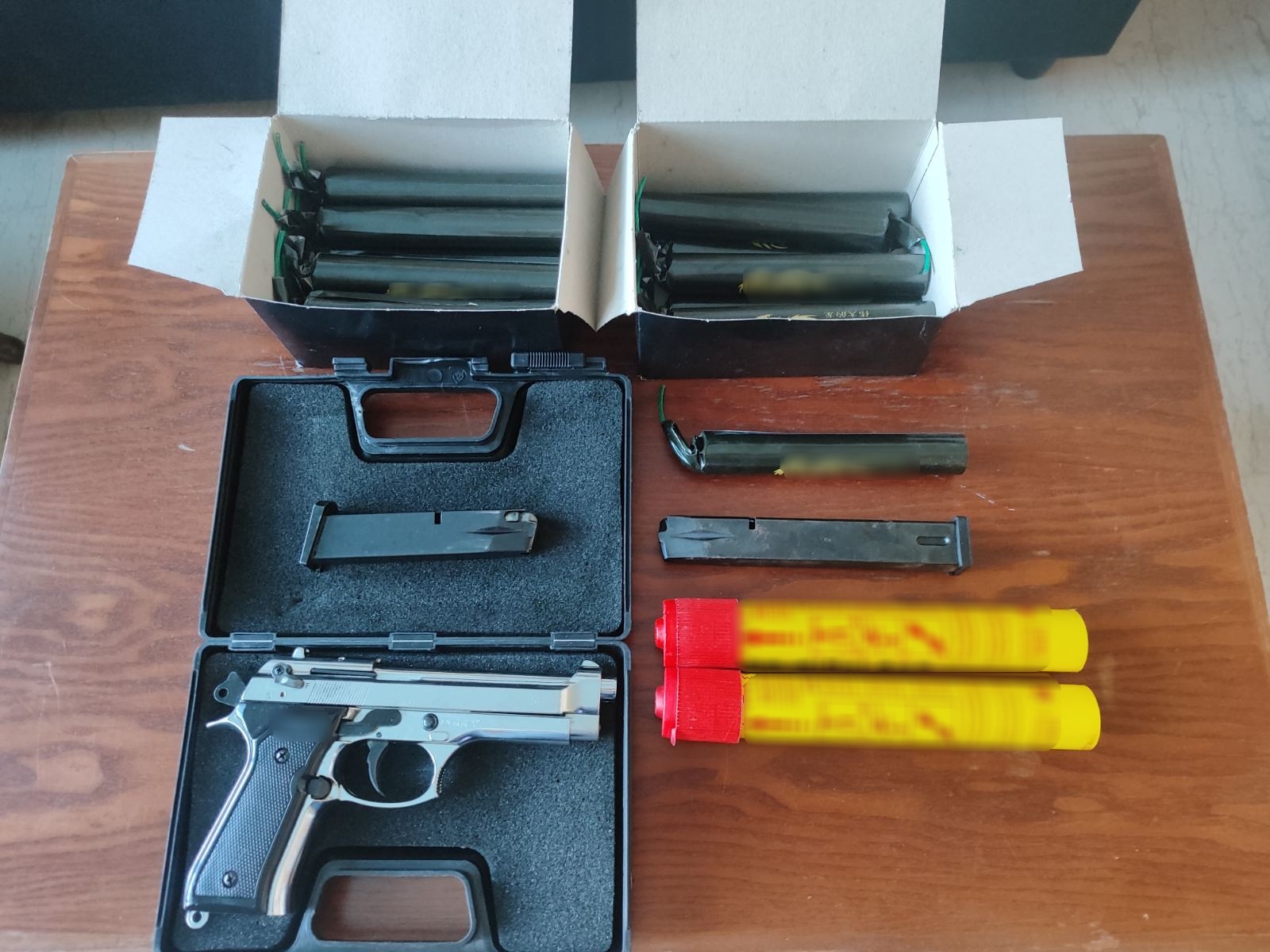 Σύλληψη ανηλίκου για παραβάσεις νομοθεσίας περί βεγγαλικών και πυροτεχνημάτων  και όπλων στο Ηρακλειο 