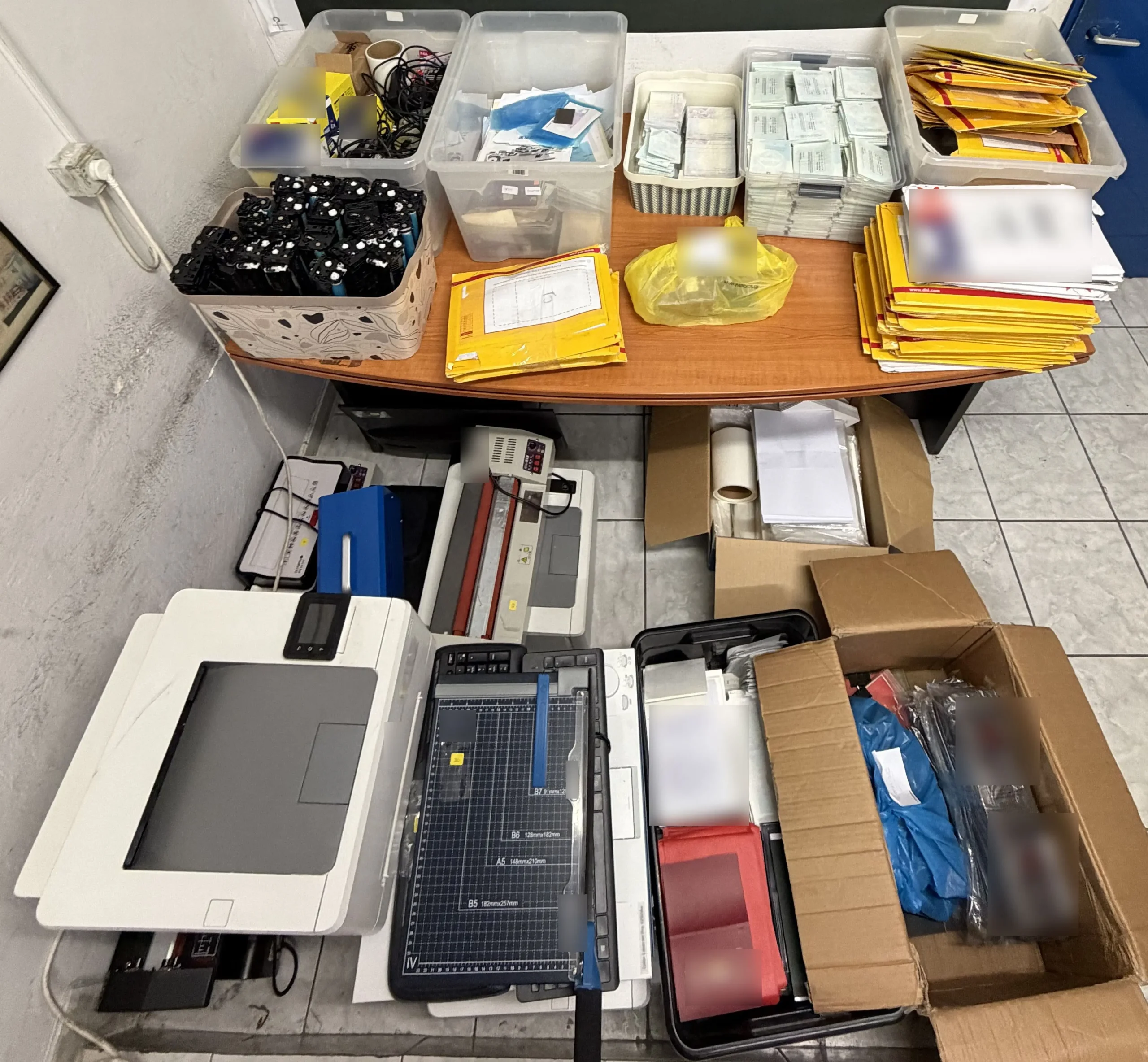 Έφτιαχναν και διακινούσαν πλαστά έγγραφα για την παράνομη είσοδο αλλοδαπών στην Ελλάδα (video)