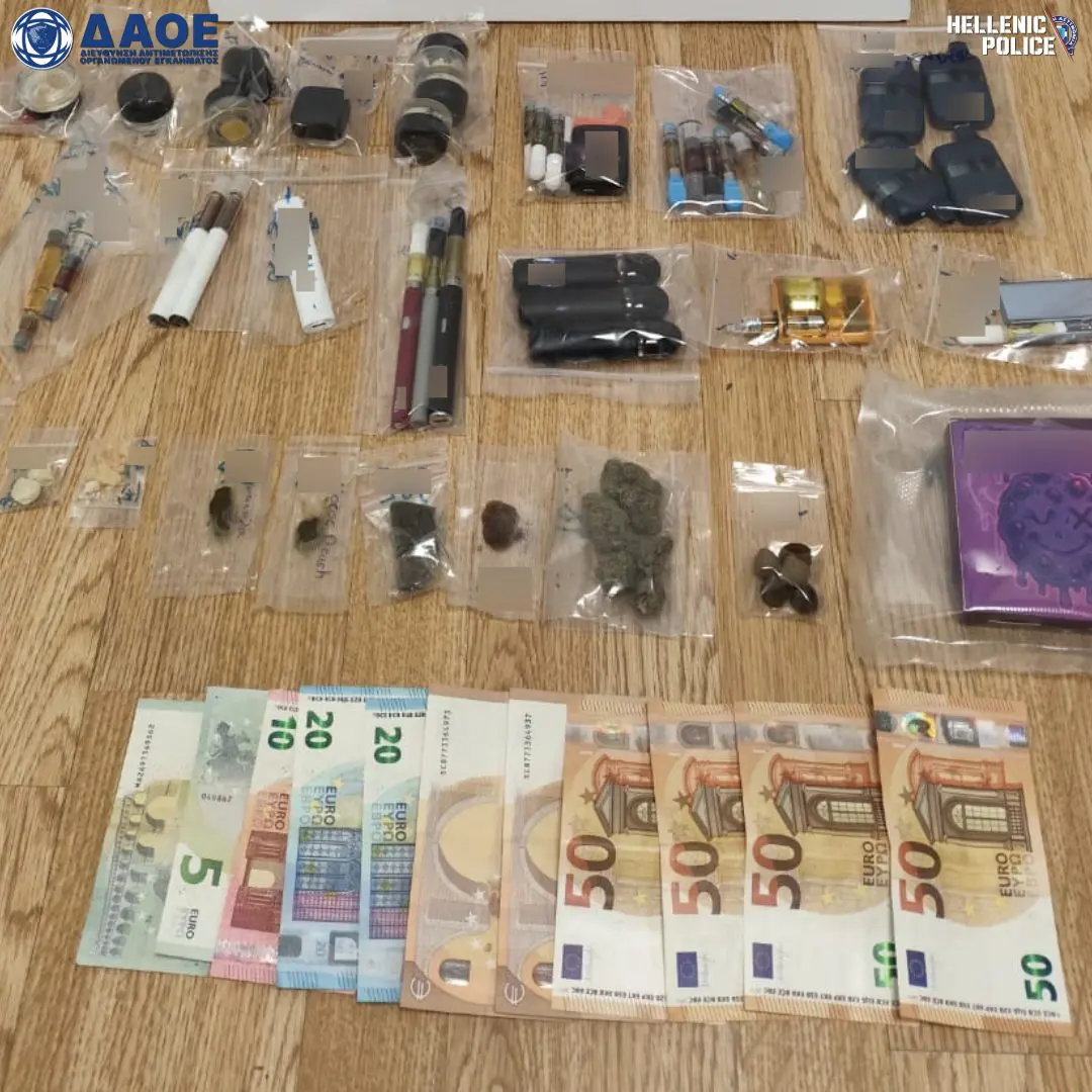 Υπάλληλος εξωτερικής φρούρησης φυλακής έφερνε δέματα από το εξωτερικό με συσκευές ατμίσματος κανναβινοειδών με σκοπό τη διακίνησή τους