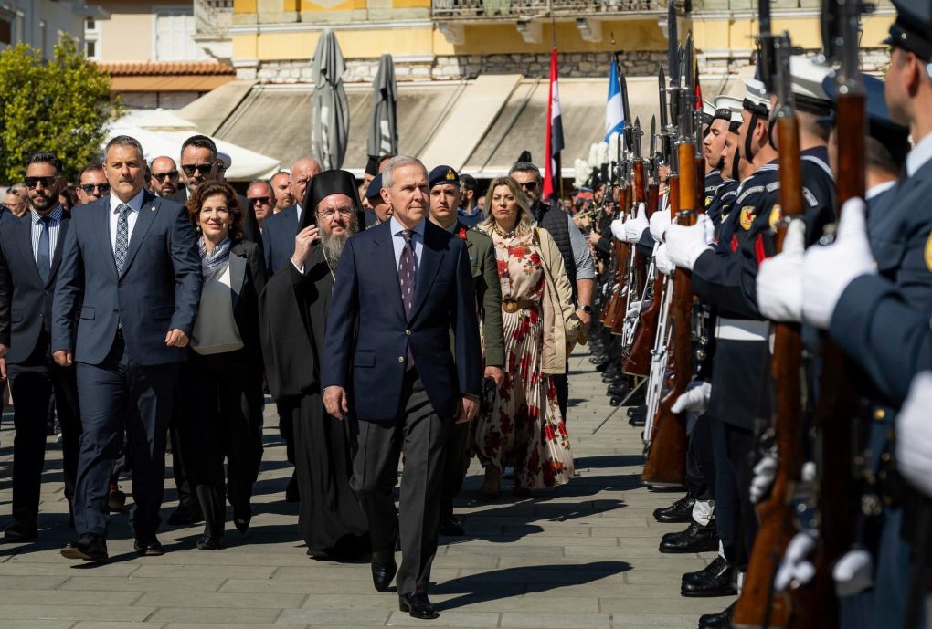 Ο Θ. Δαβάκης στον εορτασμό της 200ης επετείου της ηρωικής εξόδου των Ελεύθερων Πολιορκημένων στο Μεσολόγγι
