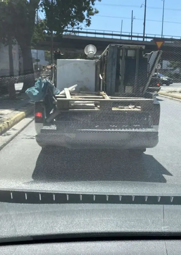 Σύλληψη 45χρονου που έριχνε στερεά απόβλητα στην περιοχή του Κολωνού (video)