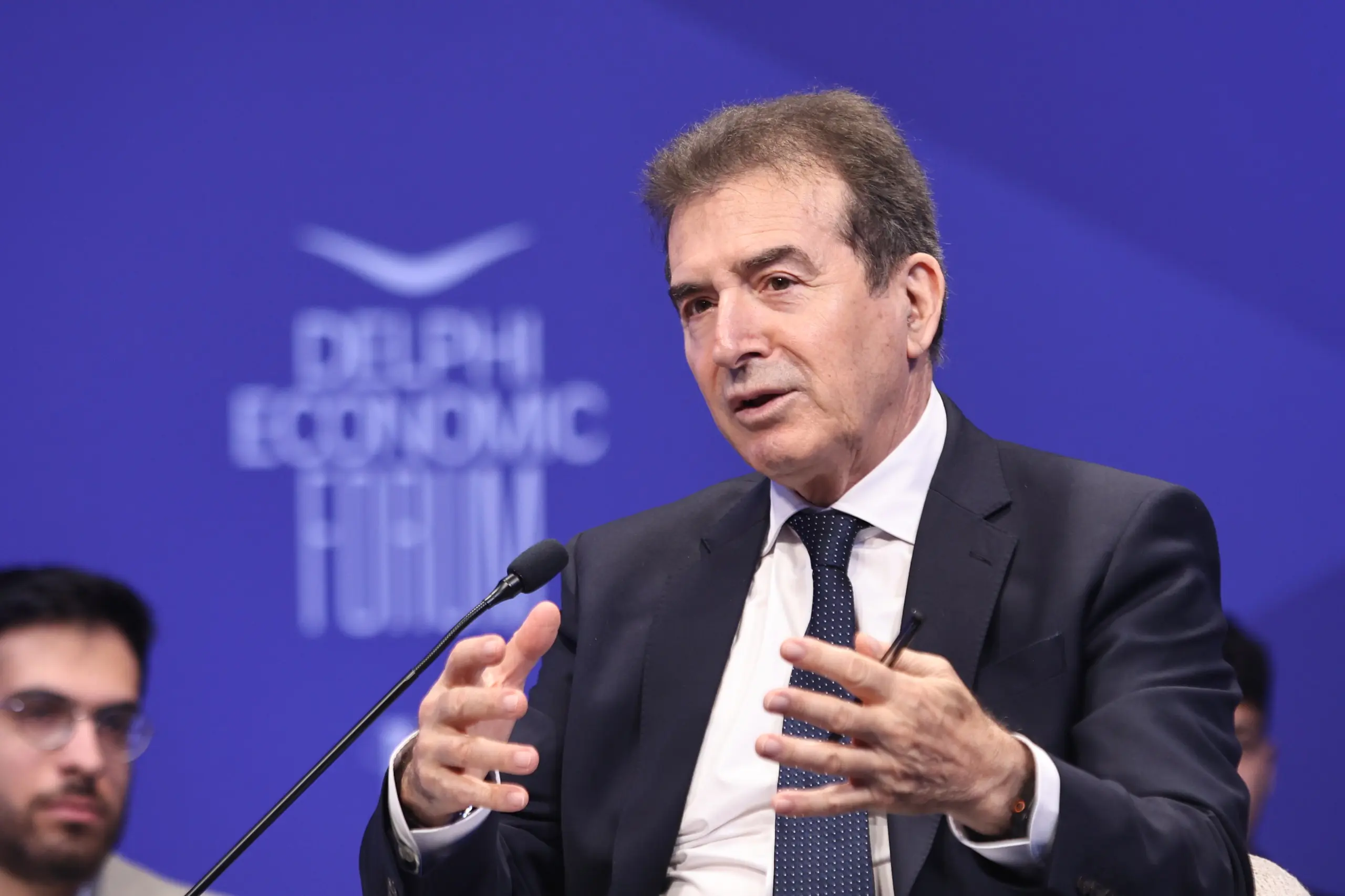 Ο Μ. Χρυσοχοΐδης στο 11ο Delphi Economic Forum: «Οι κάμερες θα αλλάξουν εντελώς την οδηγική μας συμπεριφορά» (video)
