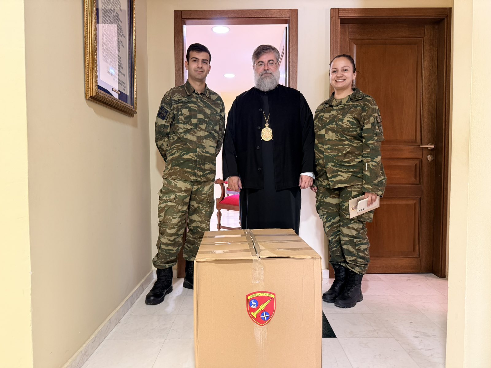 Διάθεση φιλανθρωπικών πακέτων από το Πεδίο Βολής Κρήτης προς τις Μητροπόλεις Χανίων