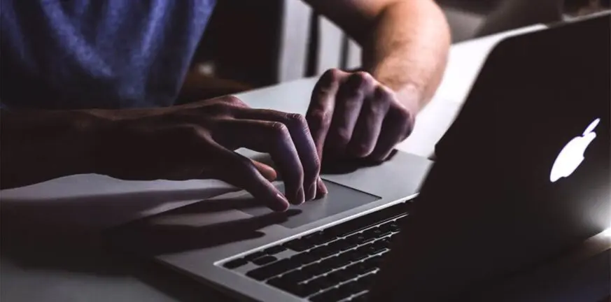 Χανιά: 31χρονος εξαπατούσε με ψεύτικες αγγελίες στο διαδίκτυο – Συνελήφθη σε περιοχή της Κορίνθου