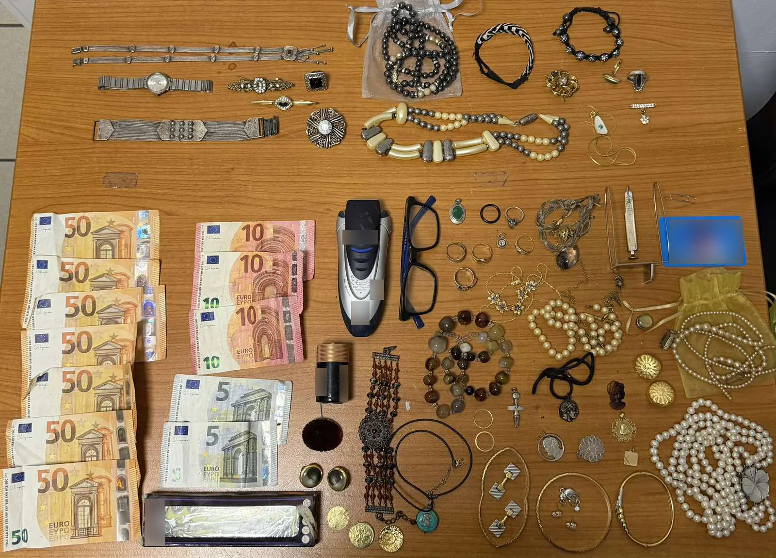 36χρονος προσποιούμενος υπάλληλος εταιρείας παροχής ενέργειας έκλεψε κοσμήματα από ηλικιωμένη