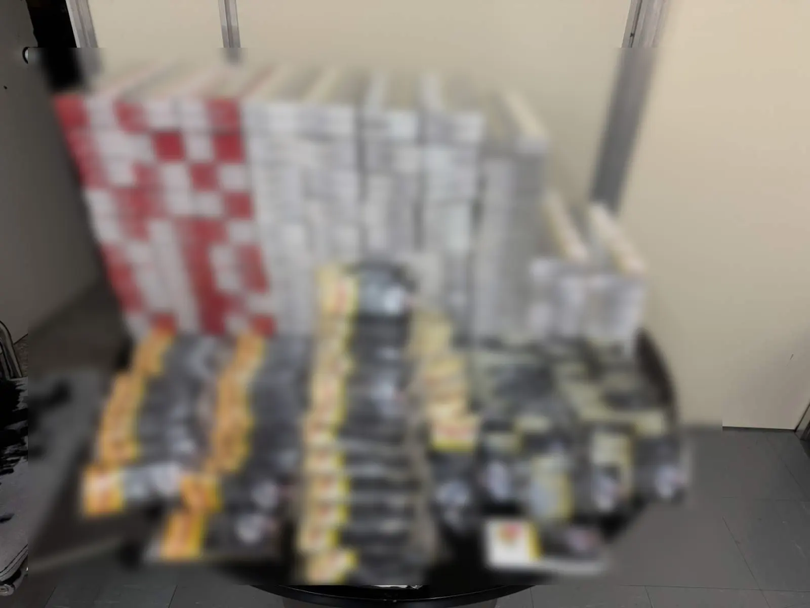 Αλλοδαπός εμπορευόταν λαθραία τσιγάρα με μηχανή … delivery