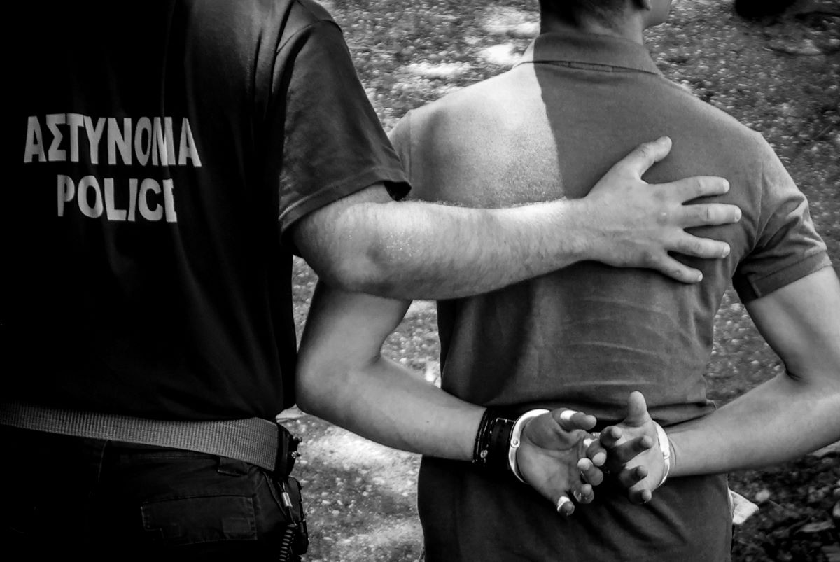 Σύλληψη 38χρονου για παραποίηση QR Codes σε θέσεις στάθμευσης