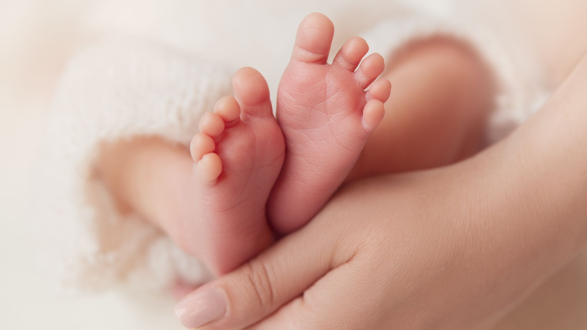 Κακοποίηση βρέφους στον Πύργο: Στη φυλακή η μητέρα και ο σύντροφός της