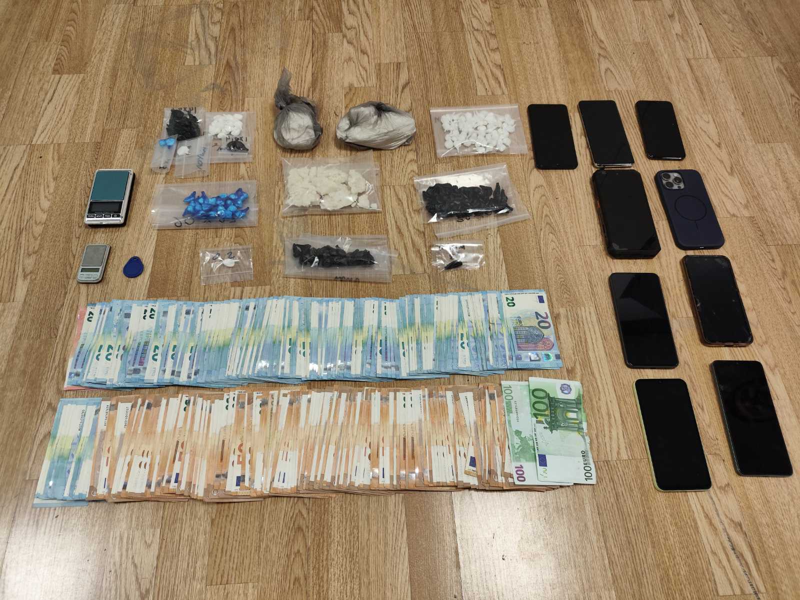 Εξάρθρωση εγκληματικής οργάνωσης που δραστηριοποιούνταν στη διακίνηση κοκαΐνης και MDMA στην ευρύτερη περιοχή της Αττικής (video)