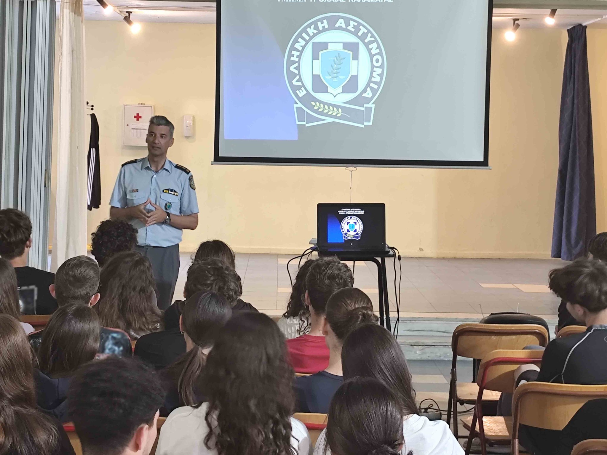 Ενημερωτική ημερίδα για την κυκλοφοριακή αγωγή και την Οδική Ασφάλεια σε μαθητές του Γυμνασίου Παραλίας Καλαμάτας