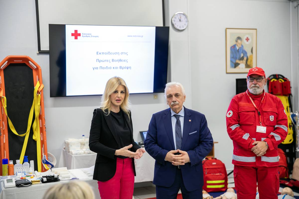 Ο Ε.Ε.Σ. ξεκίνησε τα δωρεάν σεμινάρια πρώτων βοηθειών για το πρόγραμμα «Νταντάδες της Γειτονιάς» (video)