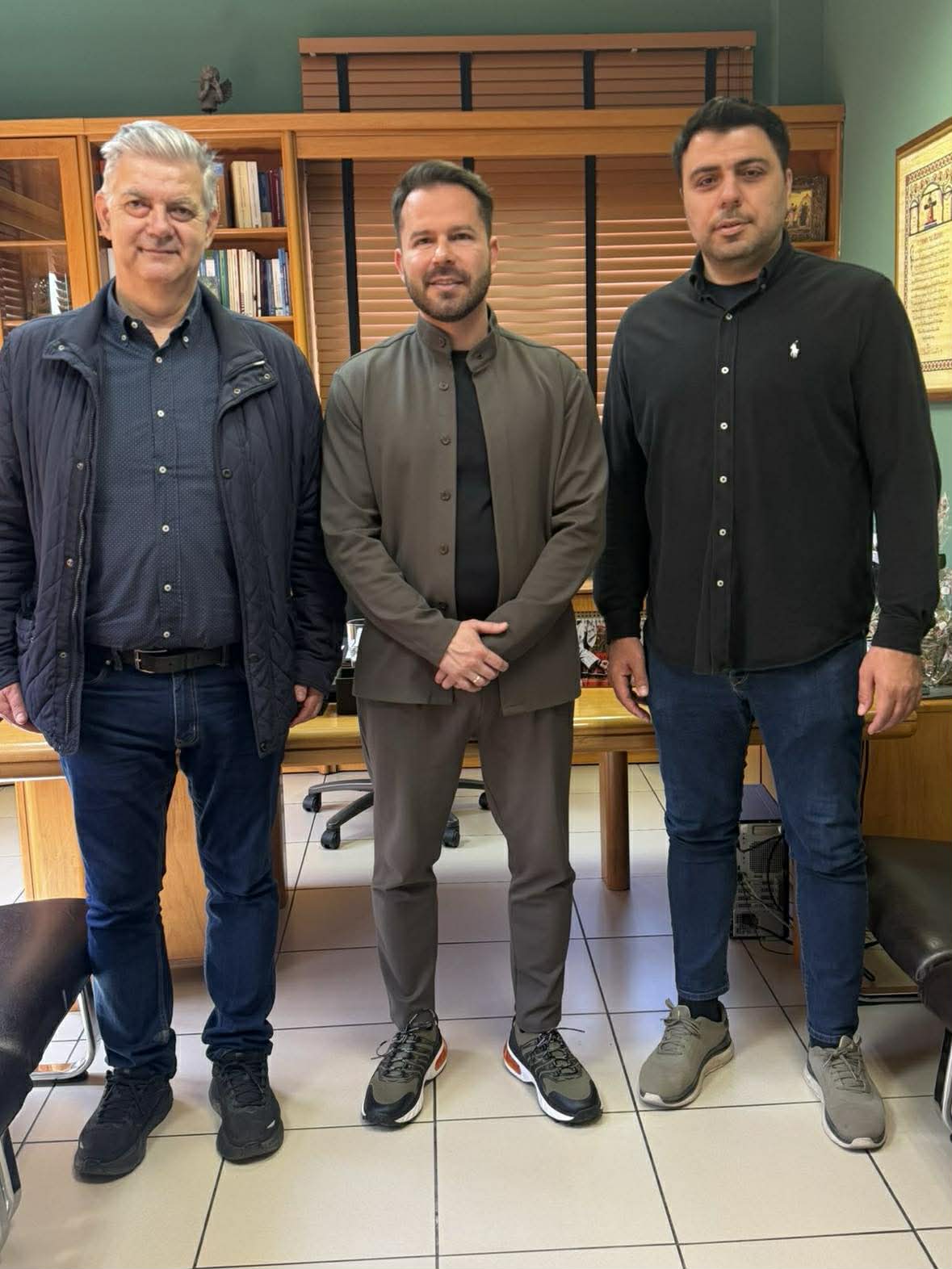 Συνάντηση με τον Δήμαρχο Παύλου Μελά.Αίτημα συνεργασίας για δημιουργία παιδικού σταθμού και ΚΔΑΠ στην δυτική Θεσσαλονίκη
