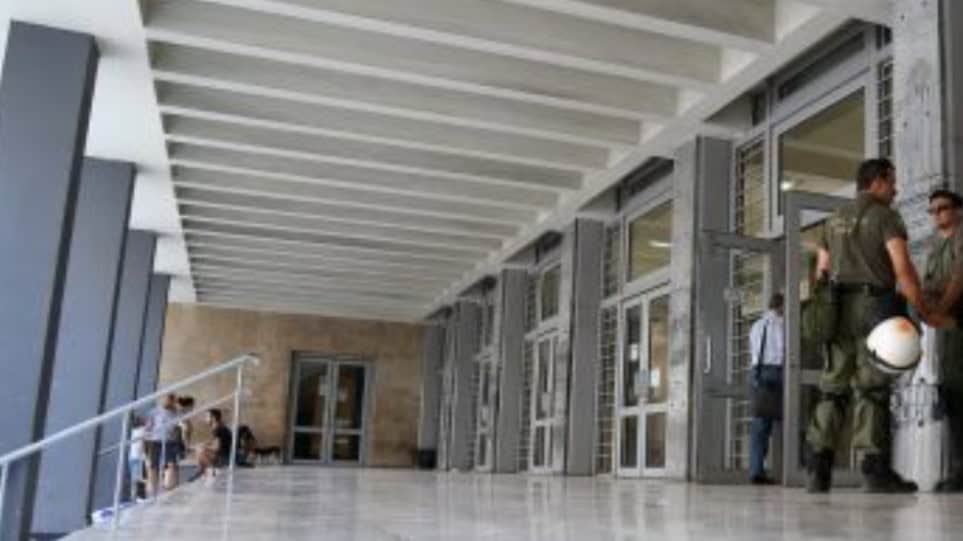 Ποινή φυλάκισης 3 ετών σε 22χρονο οδηγό που έτρεχε με 162 χλμ/ώρα σε δρόμο με όρια τα 70