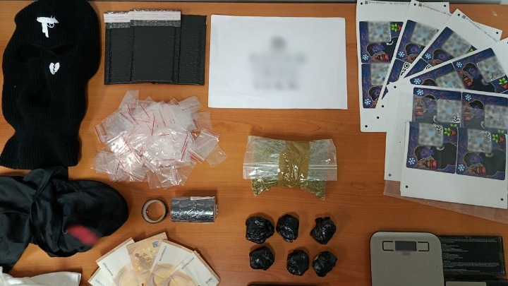 Ψηφιακό εμπόριο ναρκωτικών αποκάλυψε η ΕΛ.ΑΣ. – Έστησαν δίκτυο με QR codes