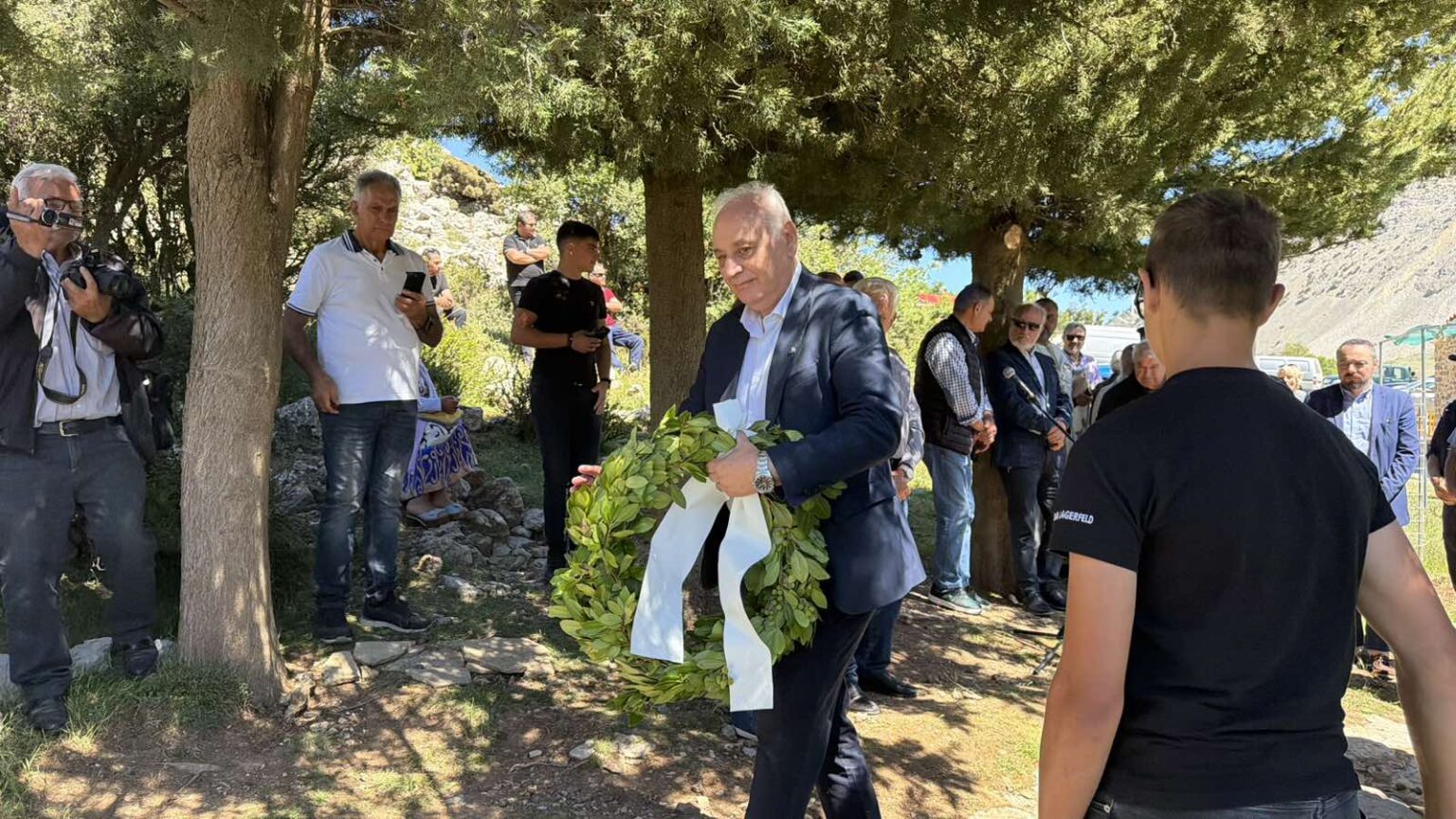 Με συγκίνηση και λαμπρότητα ο τριπλός εορτασμός στον Ομαλό για το Άγιο Πνεύμα, τη Φύση και την Αντίσταση