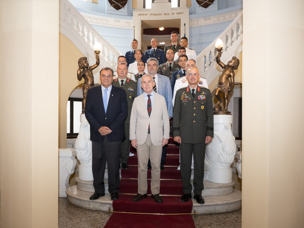 Ο ΥΦΕΘΑ Θανάσης Δαβάκης στην τελετή ορκωμοσίας των Εφέδρων Εν Ενεργεία Αξιωματικών Ολυμπιονικών