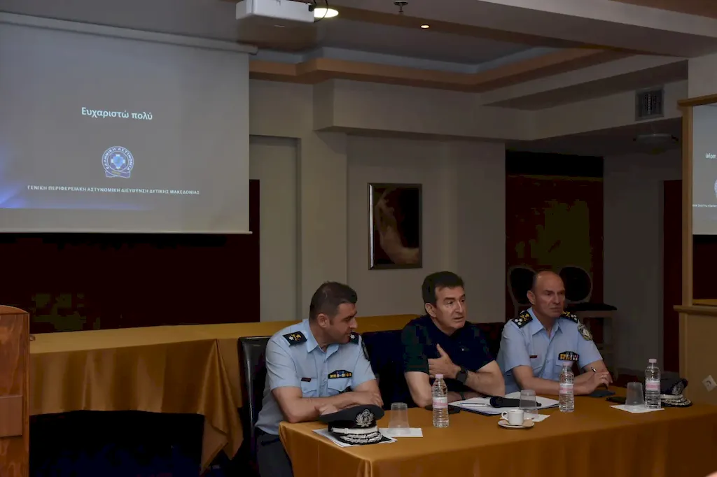 Τον σχεδιασμό ενός μεγάλου έργου ηλεκτρονικής επιτήρησης των συνόρων,  ανακοίνωσε ο Μιχάλης Χρυσοχοΐδης