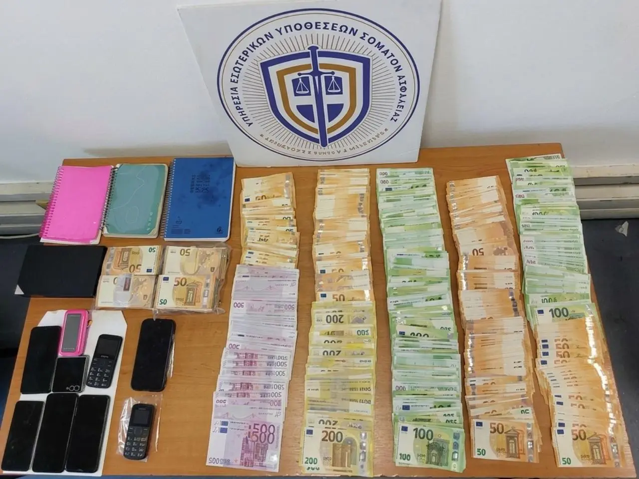 Μεγάλο πλήγμα στη διαφθορά: Εξαρθρώθηκε «χρυσό» κύκλωμα πολεοδόμων στην Αττική – 6 συλλήψεις και 36 εμπλεκόμενοι