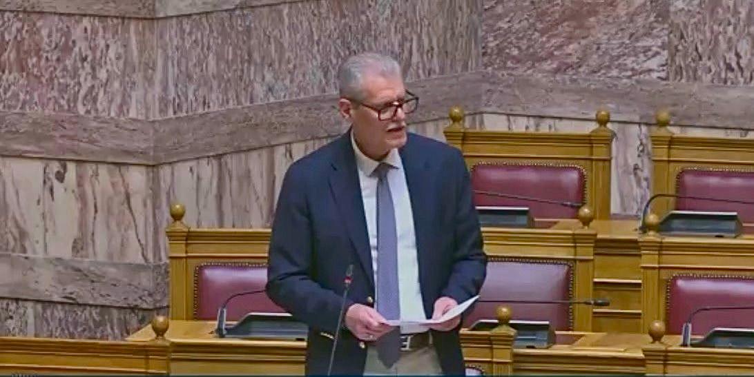 Ευ. Τουρνάς στη Βουλή: «Προέχει η ασφάλεια των πυροσβεστών»