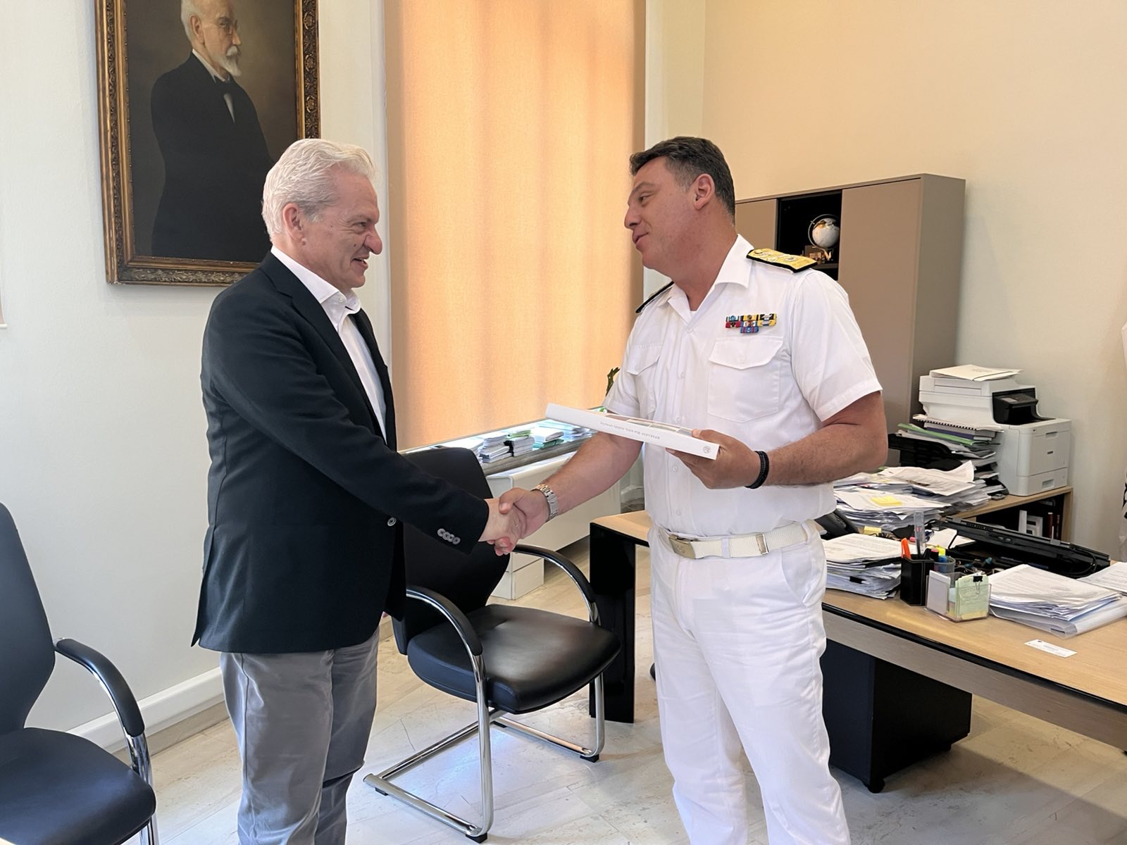 Συνάντηση του Δημάρχου Ηρακλείου με τον Περιφερειακό Διοικητή του Λιμενικού Σώματος Κρήτης