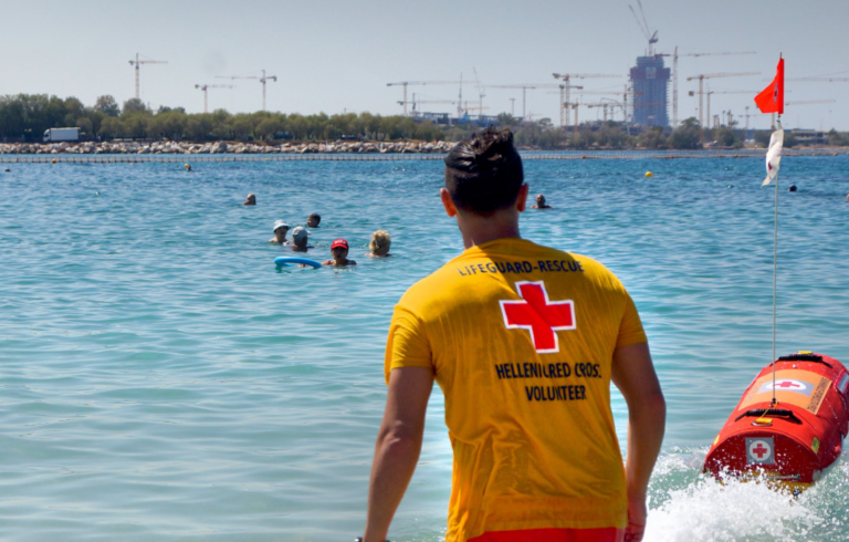 Ελληνικός Ερυθρός Σταυρός: 4 οδηγίες για την αντιμετώπιση δαγκώματος από λαγοκέφαλο (βίντεο)