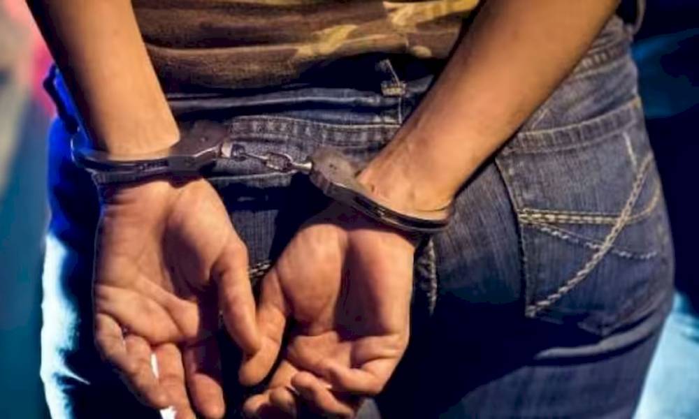 22χρονη «άδειαζε» το ταμείο της δουλειάς της στο Ηράκλειο – Χειροπέδες και σε ανήλικο διαρρήκτη στο Ρέθυμνο
