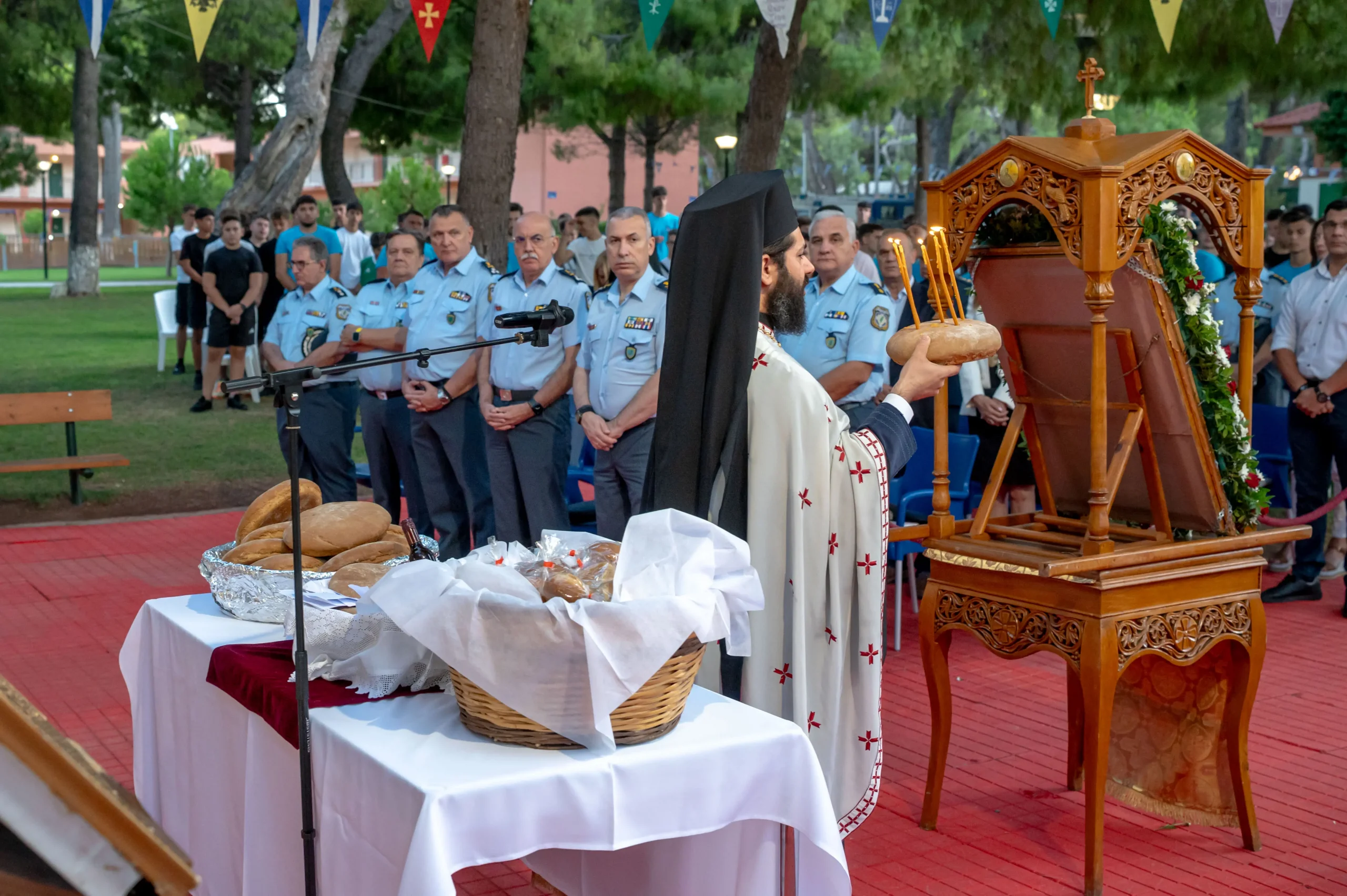 Εσπερινός και περιφορά εικόνας της Αγίας Παρασκευής στις Παιδικές Εξοχές της ΕΛ.ΑΣ.