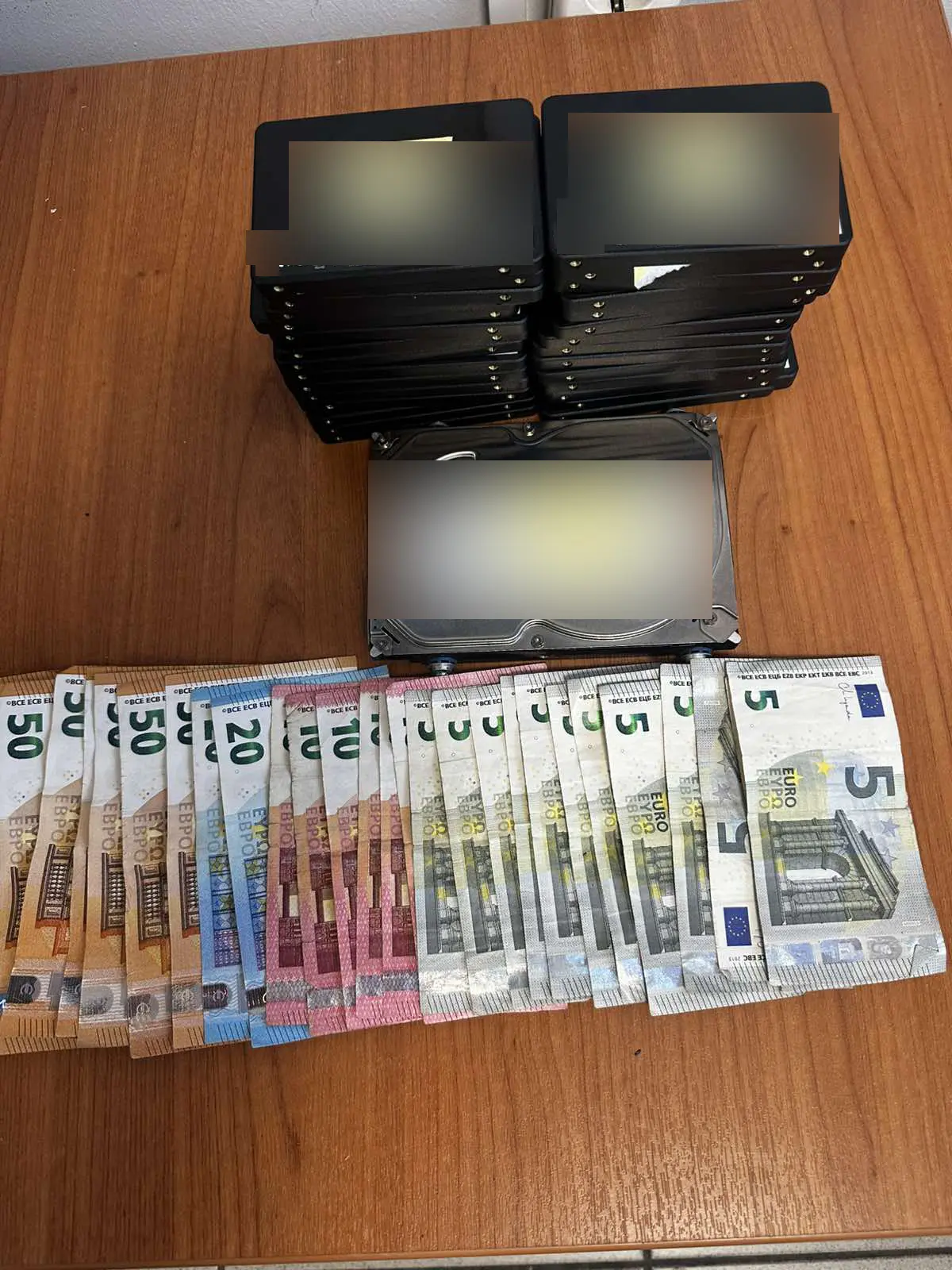 Έφοδος της Δίωξης σε παράνομη λέσχη στη Θεσσαλονίκη: Το λογισμικό-«παγίδα» και το κρυφό δίκτυο με τους 30 σταθμούς