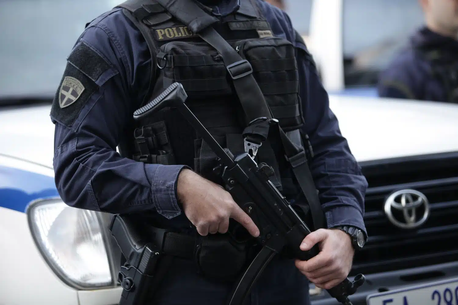 Τι συνεπάγεται η επέκταση της μάχιμης πενταετίας σε επταετία για όλους τους ένστολους