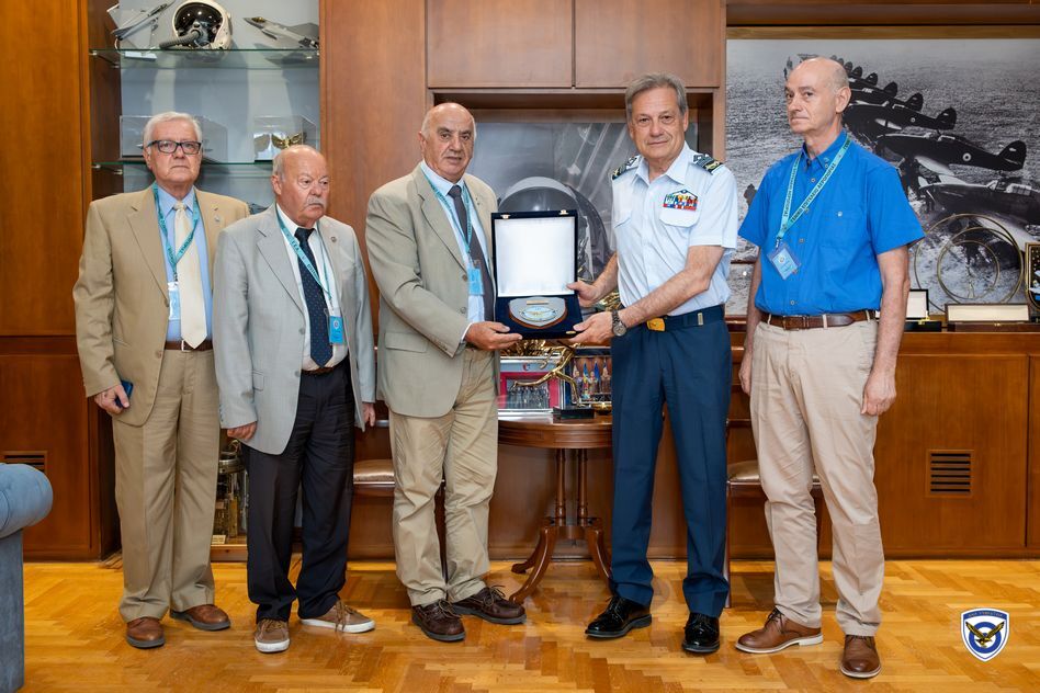 Συνάντηση Αρχηγού ΓΕΑ με τον Πρόεδρο και Μέλη της ΕΑΑΑ