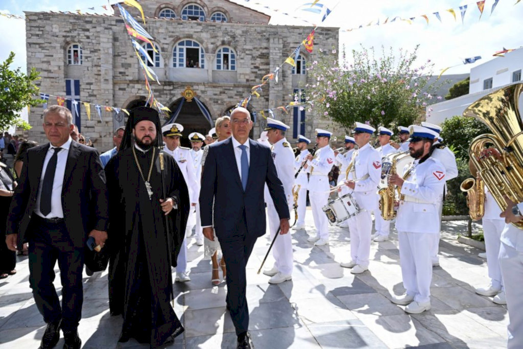 Παρουσία Ν. Δένδια στον εορτασμό της Κοίμησης της Θεοτόκου στο Ιερό Προσκύνημα Παναγίας Εκατονταπυλιανής Πάρου