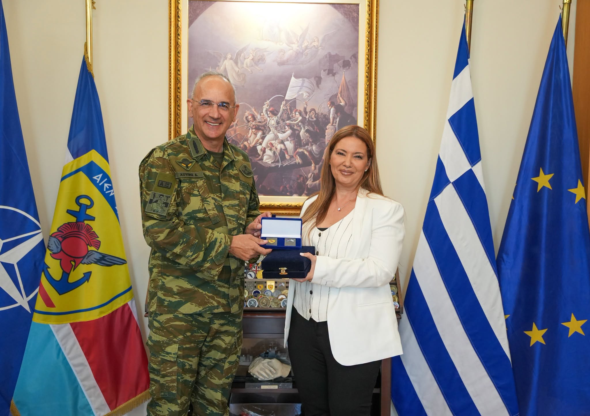Στο ΓΕΕΘΑ η νέα πρέσβης του Ισραήλ – Στο επίκεντρο η αμυντική συμμαχία