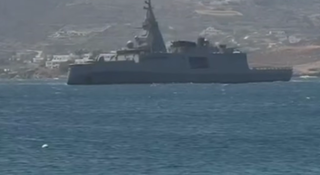 Στην Πάρο το καμάρι του Πολεμικού Ναυτικού: Η φρεγάτα «Κίμων» στο επίκεντρο των εορτασμών της Εκατονταπυλιανής (βίντεο)