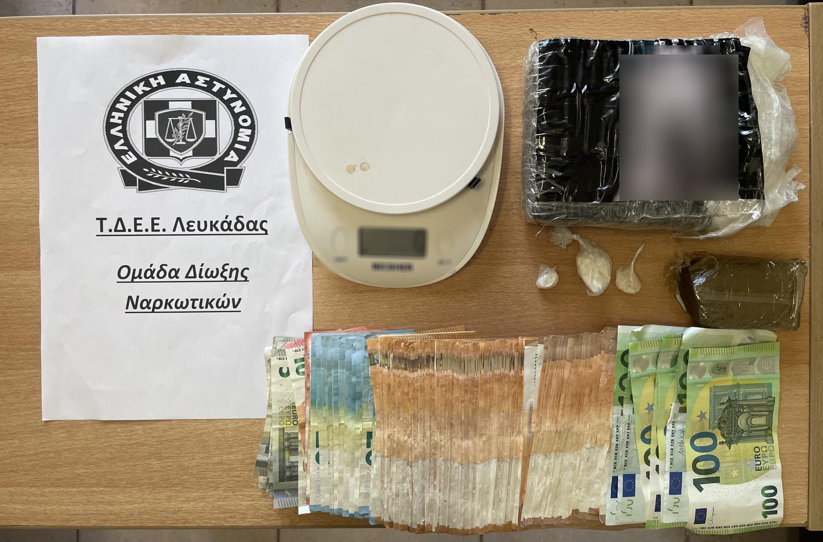 Λευκάδα: Χειροπέδες σε 39χρονο για διακίνηση κοκαΐνης – Κατασχέθηκαν πάνω από 11.000 ευρώ και ρόπαλο