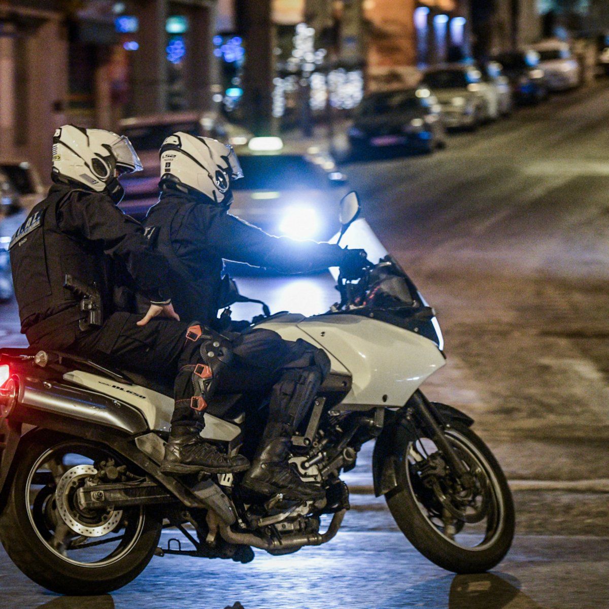 Ο.Α.Κ.Α.: 12 συλλήψεις σε αστυνομικό «μπλόκο» πριν και κατά τη διάρκεια ποδοσφαιρικού αγώνα