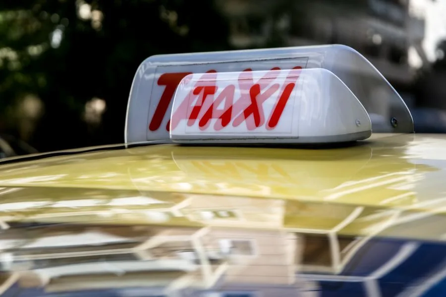 «Διπλό» παράπτωμα για 36χρονο ταξιτζή στον Κηφισό: Χρέωνε διπλή ταρίφα και οδηγούσε με αφαιρεμένο δίπλωμα