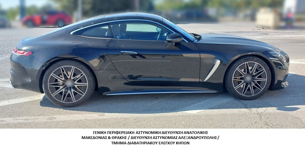 Θράκη: Χειροπέδες σε 5 διακινητές για μεταφορά μη νόμιμων μεταναστών – Καταδίωξη, τροχαίο και κατάσχεση όπλων στον Έβρο