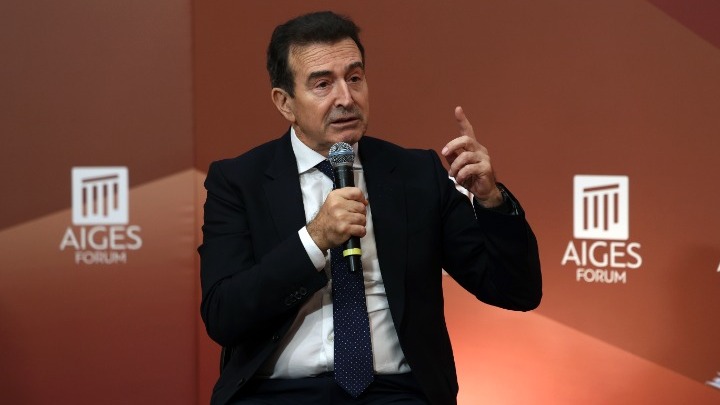 Η πολιτική έχει αξία όταν υπηρετεί το συμφέρον της κοινωνίας, τόνισε ο Μ. Χρυσοχοΐδης στο συνέδριο των Αιγών