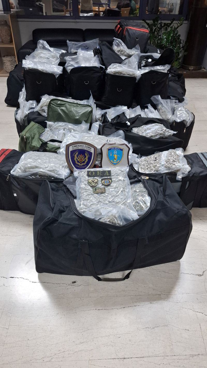 Ευρείας κλίμακας θαλάσσια επιχείρηση δυτικά της Χίου – Κατάσχεση άνω των 360 κιλών ακατέργαστης κάνναβης σε Ι/Φ σκάφος και σύλληψη δύο αλλοδαπών