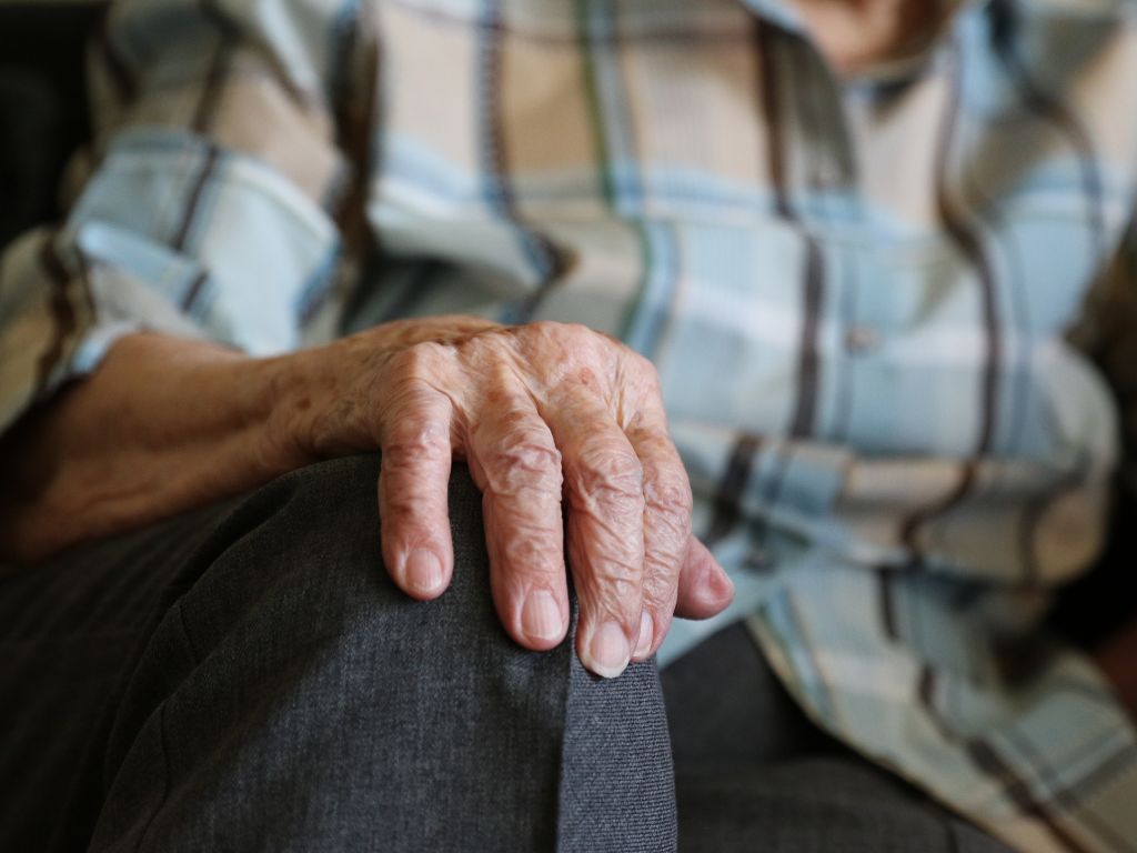 Ανησυχία από νέα απάτη σε βάρος 90χρονης στο Ηράκλειο – Της πήραν 15.000 ευρώ και… το πιεσόμετρο