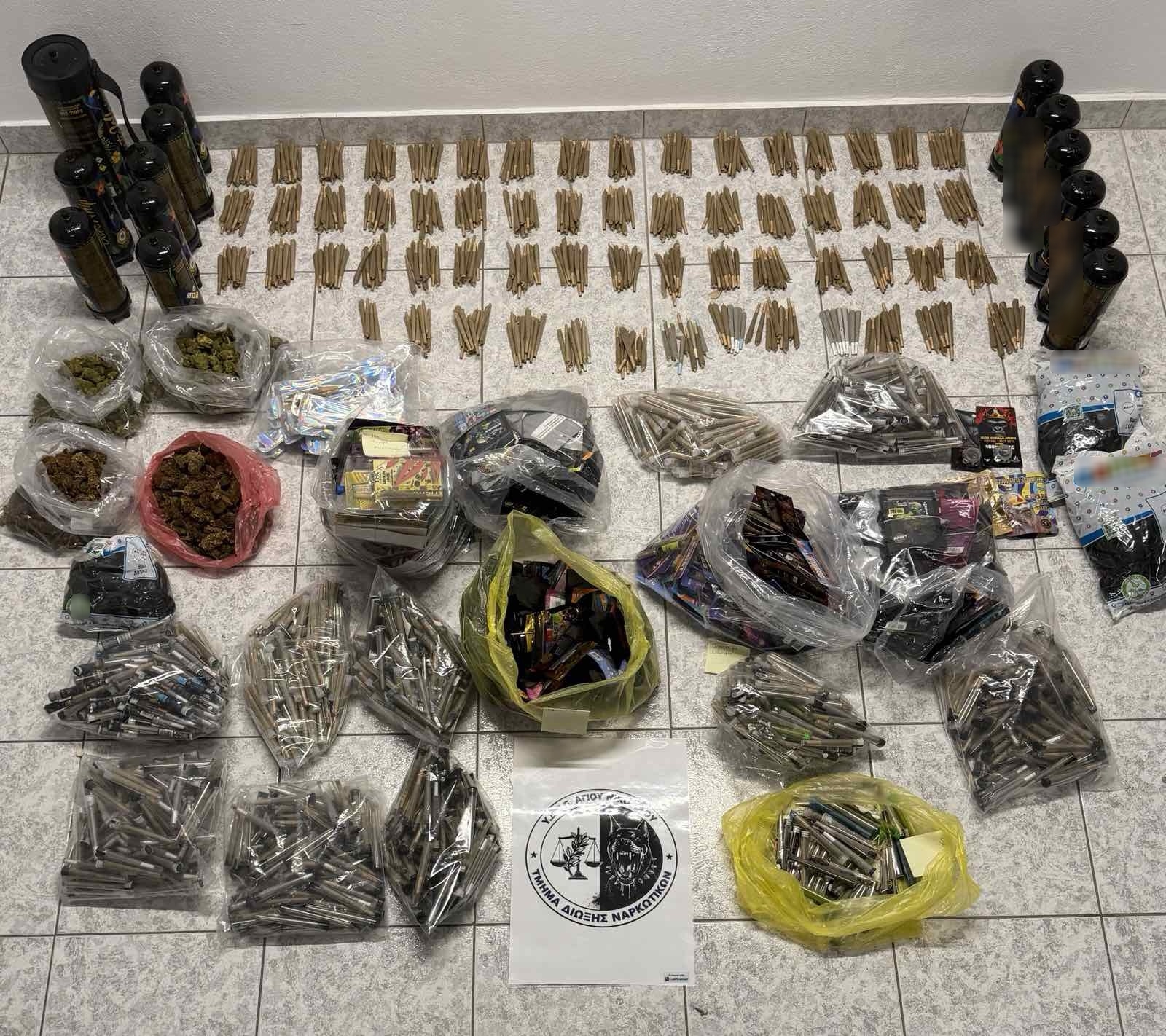 Χερσόνησος: Σύλληψη 52χρονης για διακίνηση ναρκωτικών – Κατασχέθηκαν πάνω από 1.900 τσιγαριλίκια και «αέριο γέλιου»