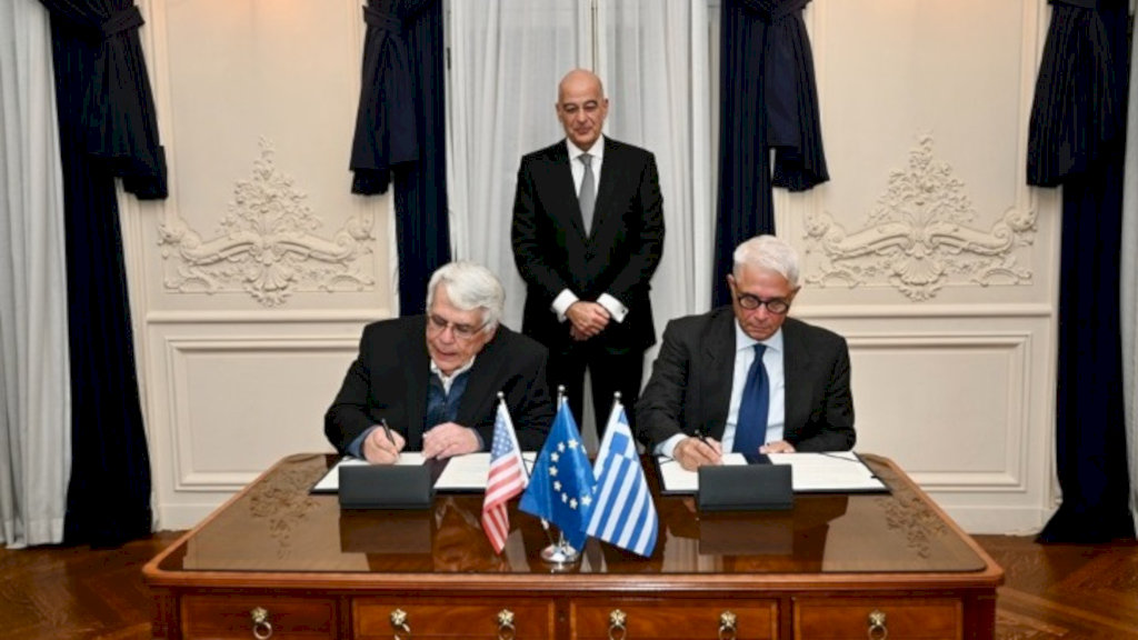 Ο Ν. Δένδιας στην υπογραφή Κοινής Διακήρυξης για τη Στρατηγική Συνεργασία μεταξύ ΕΛΚΑΚ και MIT
